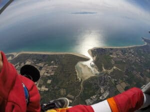 Saut en parachute en face l'île de Jersey avec Aair parachutisme à Lessay
