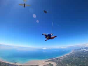 Saut en parachute tandem en Normandie - Saut d'avion à l'école de parachutisme de Lessay
